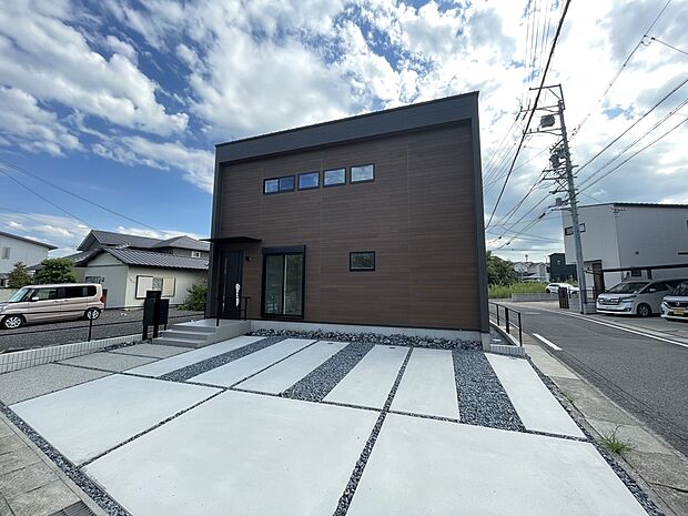 【現地外観写真】■完成いたしました。
お気軽に「0120-928-571」までお問合せ下さい！