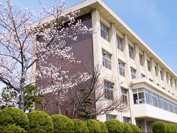 東郷町立春木中学校(約1m)