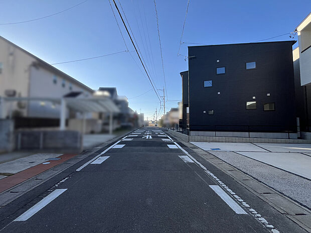 【前面道路　南東側6.0ｍ】■2025年11月撮影