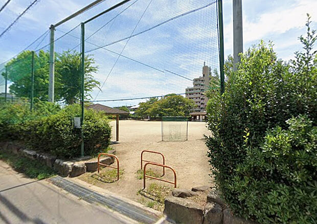 高雄公園（約330m）