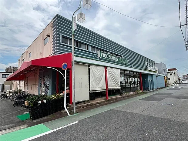 ヤマダイ鳴海店（約700m）