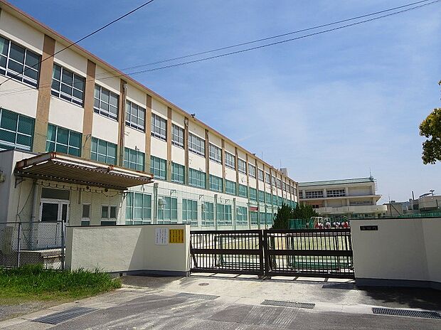 名古屋市立楠中学校（約870m）