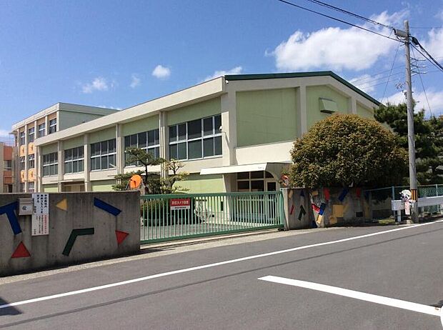 尾張旭市本地原小学校（約390m）