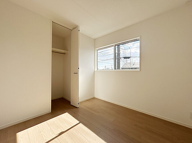 【洋室　施工例写真】全室収納付きで住まいをスッキリと保てます！

