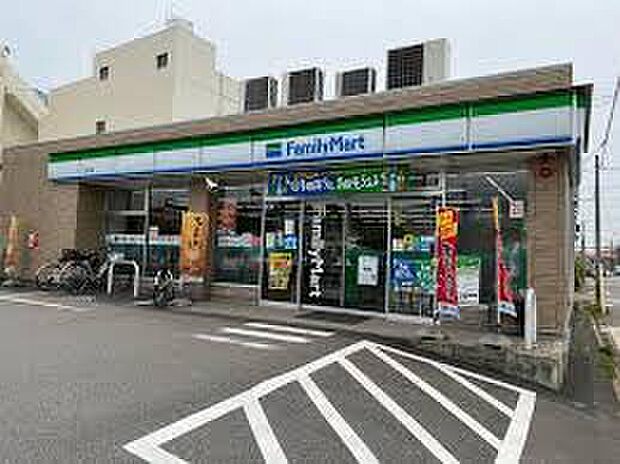 ファミリーマート中川富川町店（約100m）