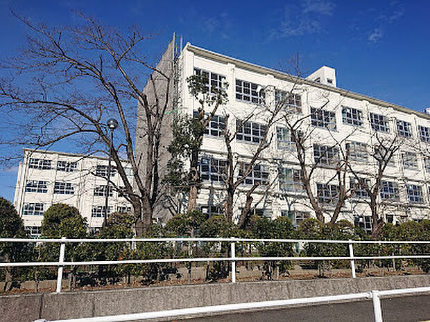 春日井市立鷹来中学校（約540m）