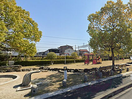 黒田公園 370m(徒歩5分)