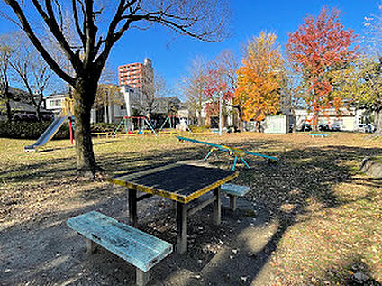 白鳥公園 850m(徒歩11分)