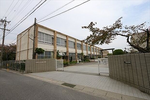 名古屋市立守山東中学校(約520m)