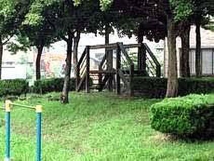 西川田公園 210m