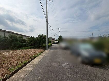 前面道路含む外観