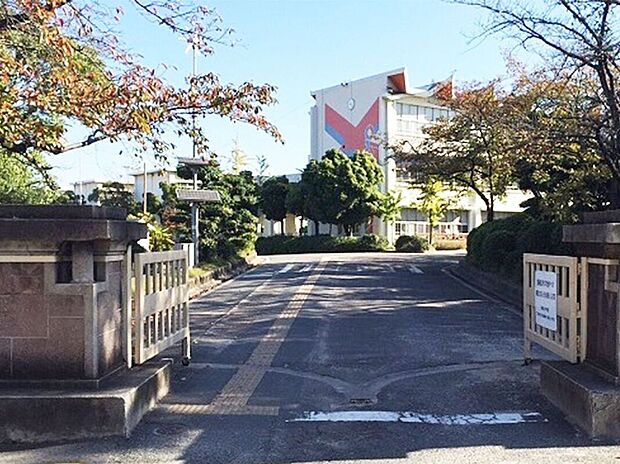 東海市立横須賀小学校(約670m)