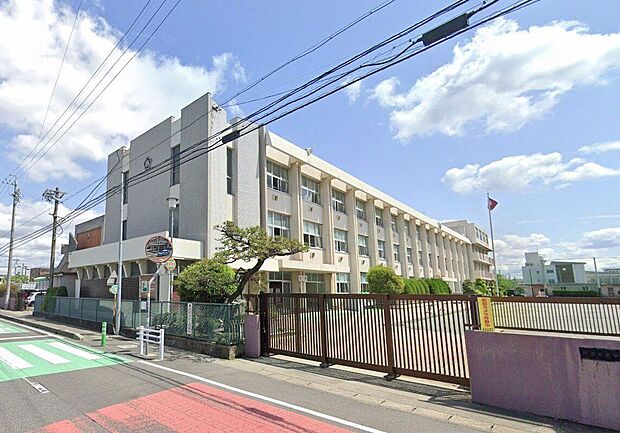 北名古屋市立西春小学校(約760m)