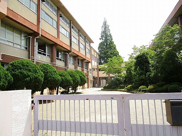 名古屋市立桜丘中学校(約1,770m)