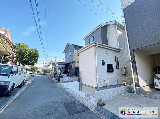 ≪お問合せ当日のご内覧もお任せください♪≫
ライフインフォメーション☆ベルク三郷戸ケ崎店歩7分、セブンイレブン三郷戸ケ崎店歩3分・前川中学校歩12分、小学校歩7分