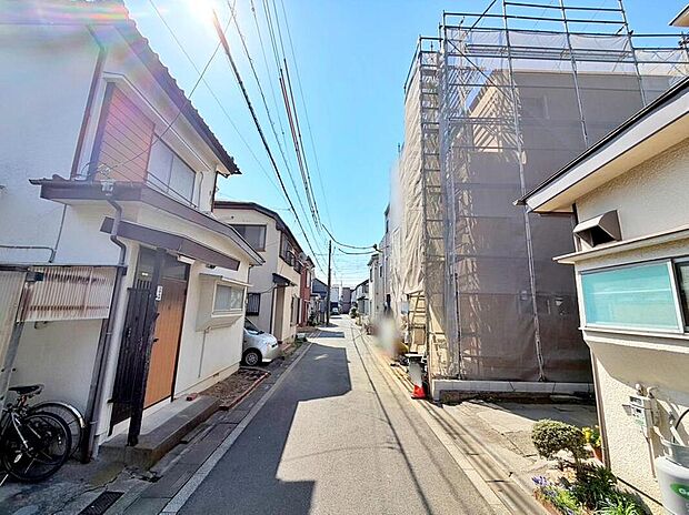 ≪前面道路は幅約4ｍで駐車も無理なく出来ます≫