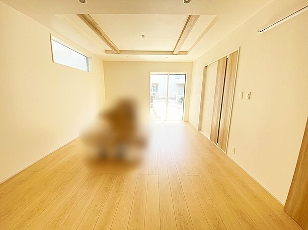 ≪Living room≫
家族のスペースでのんびりとおくつろぎください。床暖房を装備しておりますので、寒い冬でも快適にお過ごしいただけます♪