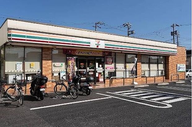 セブンイレブン足立新広橋店(約300m)