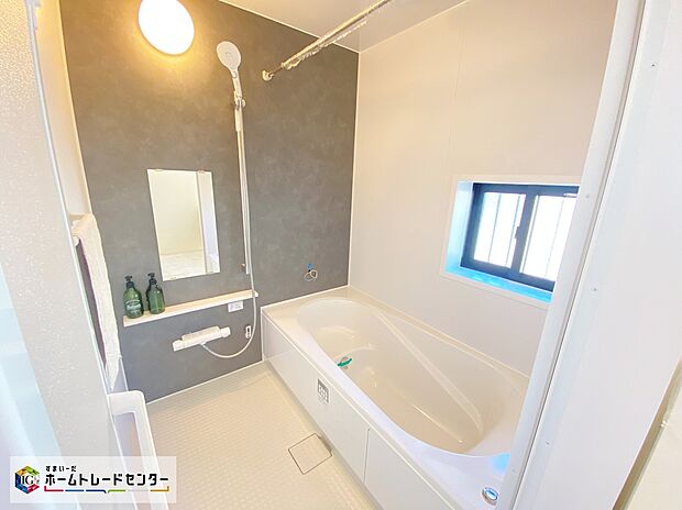 【浴室】≪Bathroom≫
スイッチひとつでバスタイムの準備ができるオートバスが便利♪雨の日や夜間の洗濯に便利な「浴室乾燥機」も標準装備です！