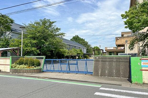 三郷市立南中学校(約2,200m)