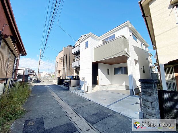 【前面道路含む現地写真】≪内覧以外にも資金計画やライフプランに寄り添ったご提案をいたします♪≫
デザイン・目に見える設備面も大切ですが、耐震構造で地震に強い家の為、次代へ繋ぐ強固な住宅です。