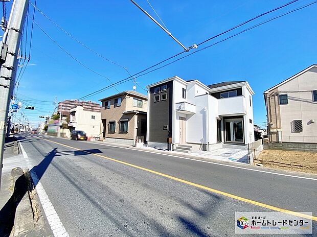 【前面道路含む現地写真】≪内覧以外にも資金計画やライフプランに寄り添ったご提案をいたします♪≫
小学校がお住まいから徒歩4分にございます。小さなお子様の通学も安心です！