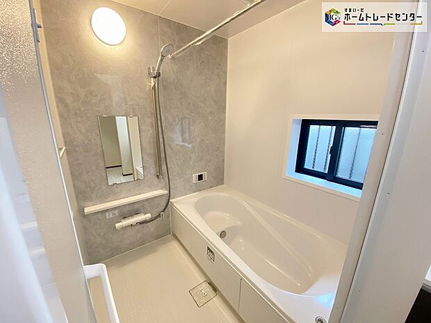 【浴室】≪Bathroom≫
スイッチひとつでバスタイムの準備ができるオートバスが便利♪雨の日や夜間の洗濯に便利な「浴室乾燥機」も標準装備です！