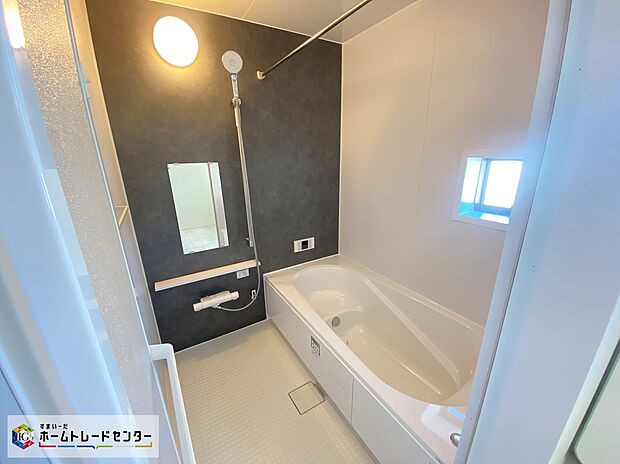 【浴室】≪Bathroom≫
スイッチひとつでバスタイムの準備ができるオートバスが便利♪雨の日や夜間の洗濯に便利な「浴室乾燥機」も標準装備です！