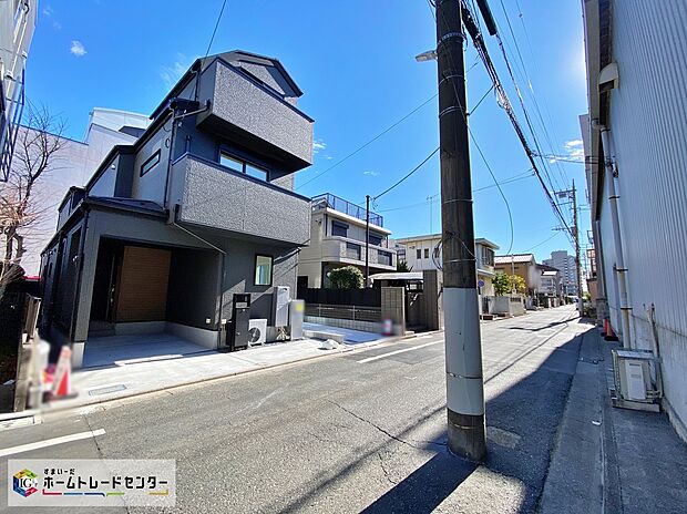 【前面道路含む現地写真】≪内覧以外にも資金計画やライフプランに寄り添ったご提案をいたします♪≫
当日のご見学予約も承ります。同じものは２つとない「夢のマイホーム」との出会いが待っているかもしれません。