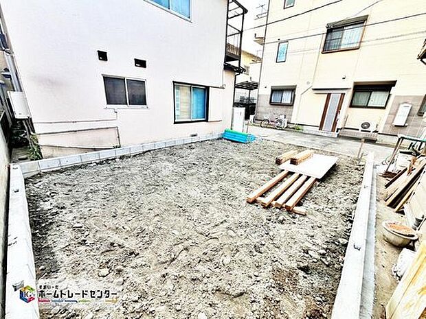 【現地外観写真】≪内覧以外にも資金計画やライフプランに寄り添ったご提案をいたします♪≫
これから徐々に家の骨組みが出来上がっていきます。どんな家が建つのか楽しみですね♪