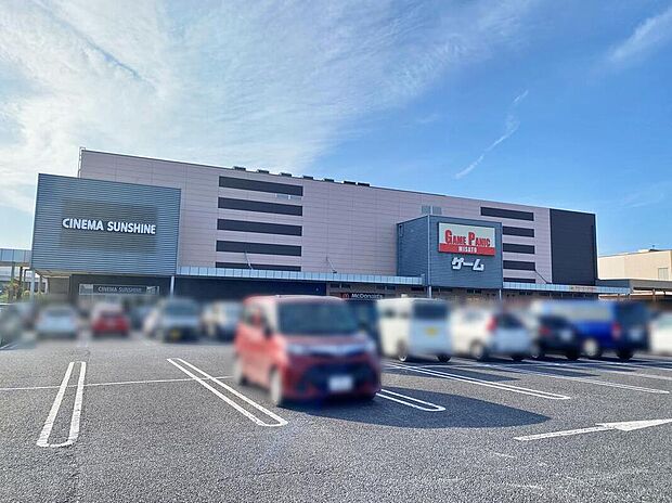 ピアラシティみさと(約1,600m)