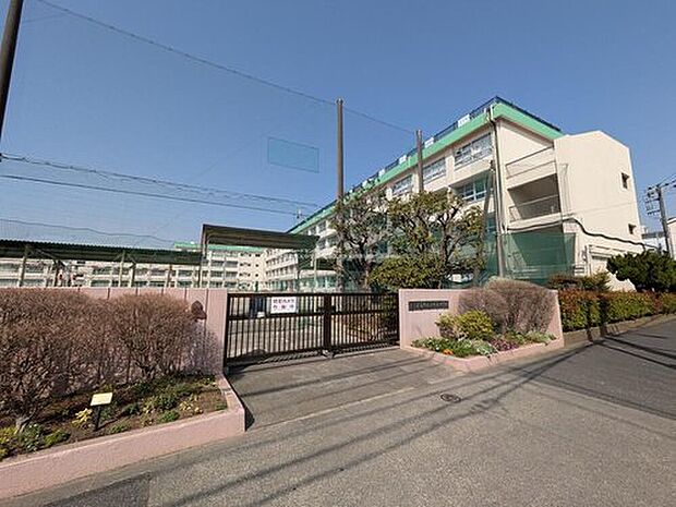 葛飾区立水元中学校（約750m）