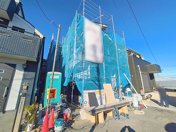 【現地外観写真】≪見学予約ができます！≫
小中学校まで徒歩10分♪お子様の登下校も安心です♪