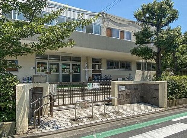 葛飾区立飯塚小学校（約200m）