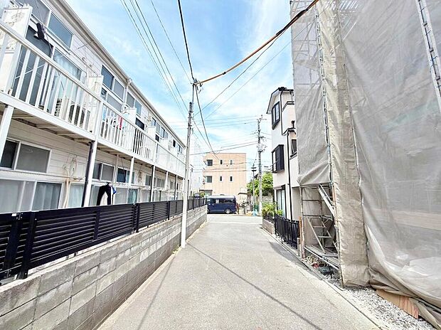 【前面道路含む現地写真】現地（2026年6月）撮影≪見学予約可能！≫こちらの物件はZEH水準を満たした、省エネ性能に優れた物件です。　