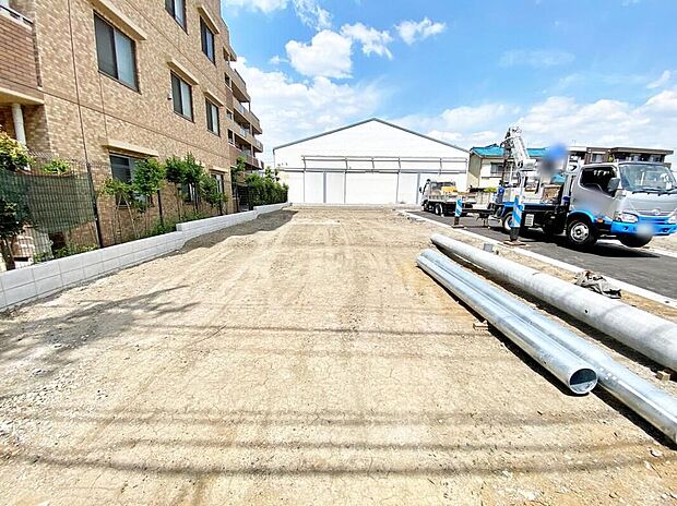 【現地写真】つくばエクスプレス「六町」駅も利用可能な立地。長期優良住宅対象棟を含む全8棟の街並みが誕生予定です。現地では陽当たりや周辺環境もあわせてご確認いただけます。現地(2026年4月)撮影