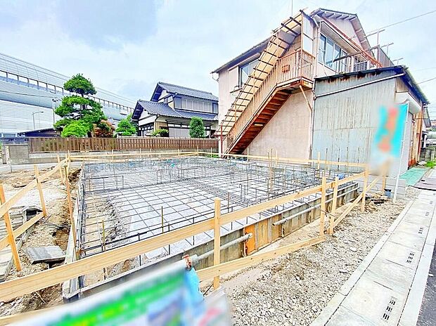 【現地外観写真】≪現地ご案内は便利なネット予約も可能です!お気軽にお問い合わせください♪≫日当たり良好な、嬉しい角地◎