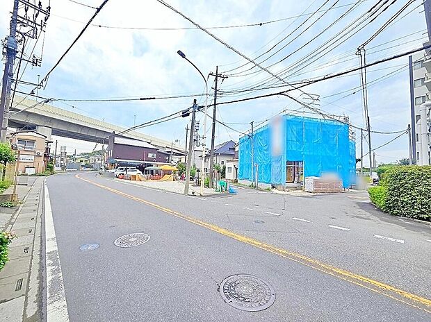 【前面道路含む現地写真】現地(2026年7月)撮影
近隣にはスーパーやコンビニ、ドラッグストアなどの買い物施設が充実◎