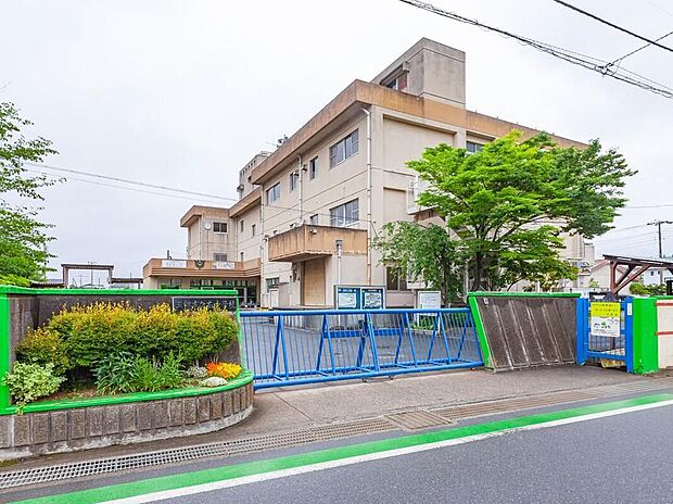 三郷市立南中学校(約950m)