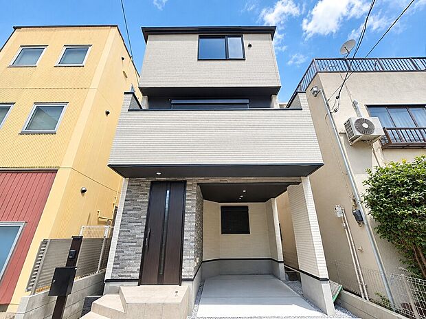 【現地外観写真】≪一戸建ての大きなメリットは、「自分の土地」を自由に使えること!≫
好きなペットが飼えるほか、ガーデニングやDIY、車やバイクの手入れなど様々な趣味を楽しめます♪