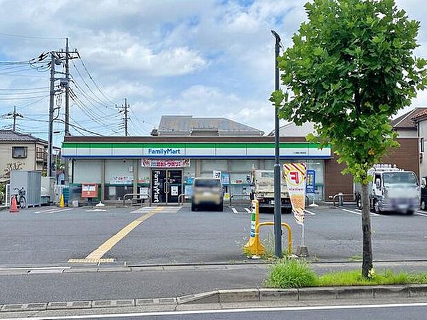 ファミリーマート八潮鶴ヶ曽根店(約400m)