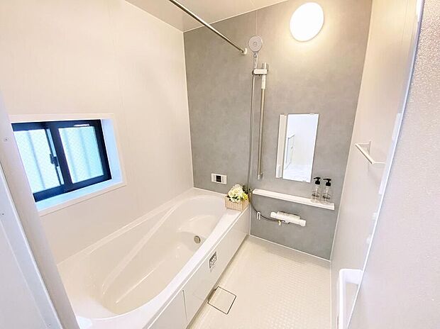 【≪Bathroom≫】スイッチひとつでバスタイムの準備ができるオートバスが便利♪雨の日や夜間の洗濯に便利な「浴室乾燥機」も標準装備です!