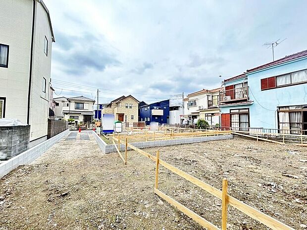 【現地外観写真】現地(2026年8月)撮影
◆住宅性能評価の6項目で最高等級を取得!◆
耐震等級(倒壊・損傷等防止)・耐風等級・劣化対策等級
ホルムアルデヒド対策等級・維持管理対策等級