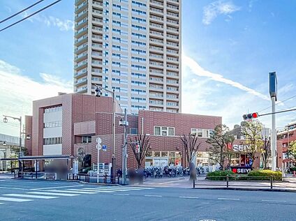西友 竹の塚店 800ｍ(徒歩10分)