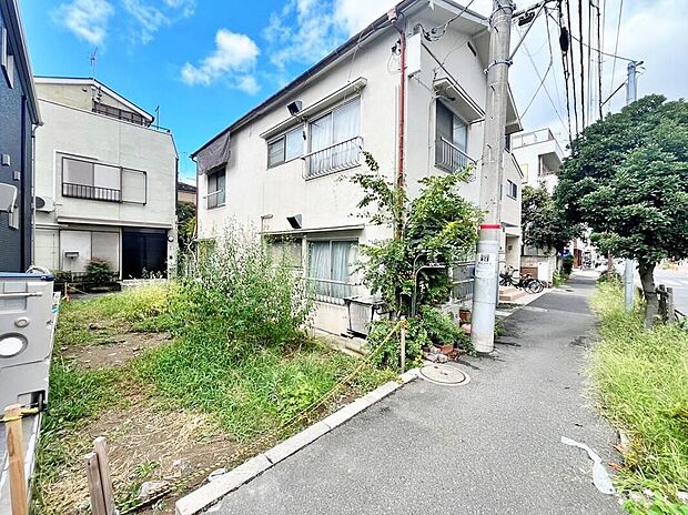 【前面道路含む現地写真】≪見学予約可能！≫お客様に合った資金計画書の作成や近隣の完成物件のご紹介も可能です♪住まいの夢をお聞かせください！※解体工事前の写真です