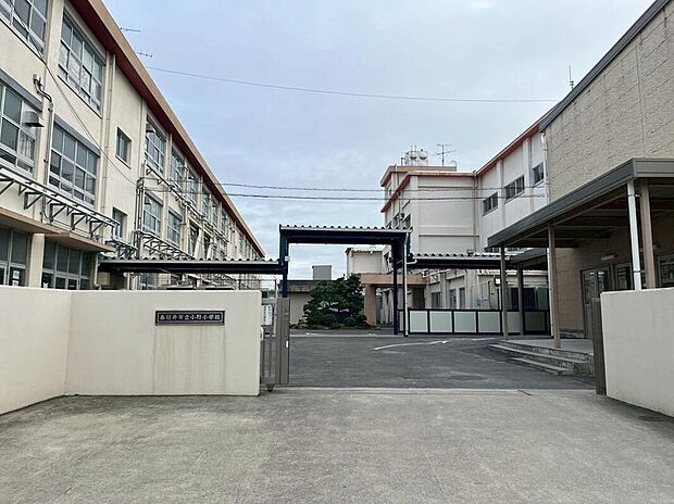 春日井市立小野小学校まで1471m