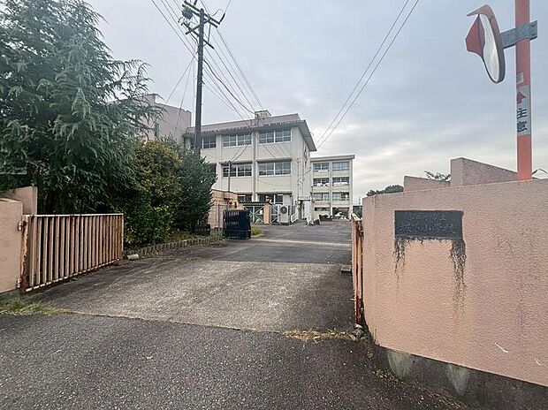 春日井市立坂下小学校まで750m