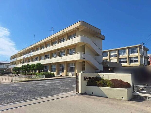 瀬戸市立效範小学校まで450m