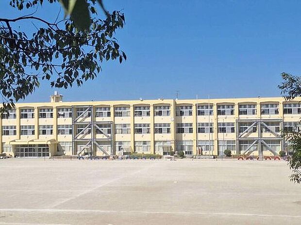 瀬戸市立幡山西小学校まで1600m