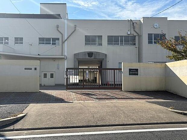 名古屋市立志段味中学校(約1,440m)